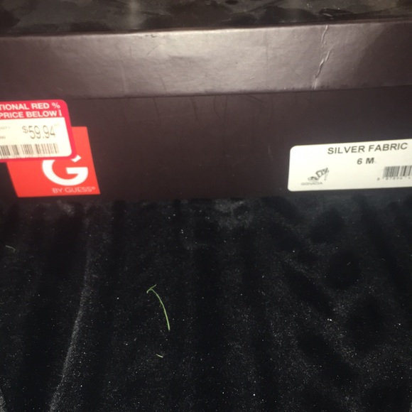 Guess size 6 sandals - Picture 4 of 4